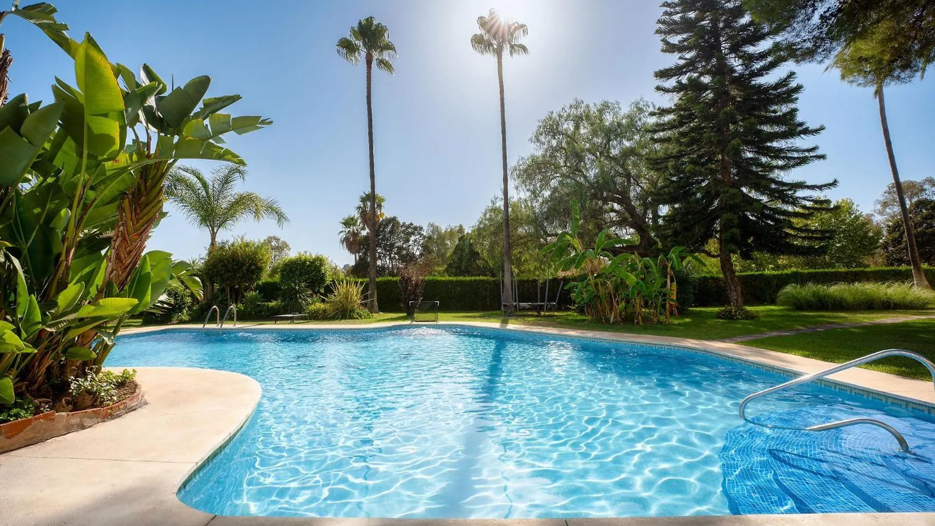 Holiday home Cozy Townhouse With Rooftop Terrace And Pool Marbella