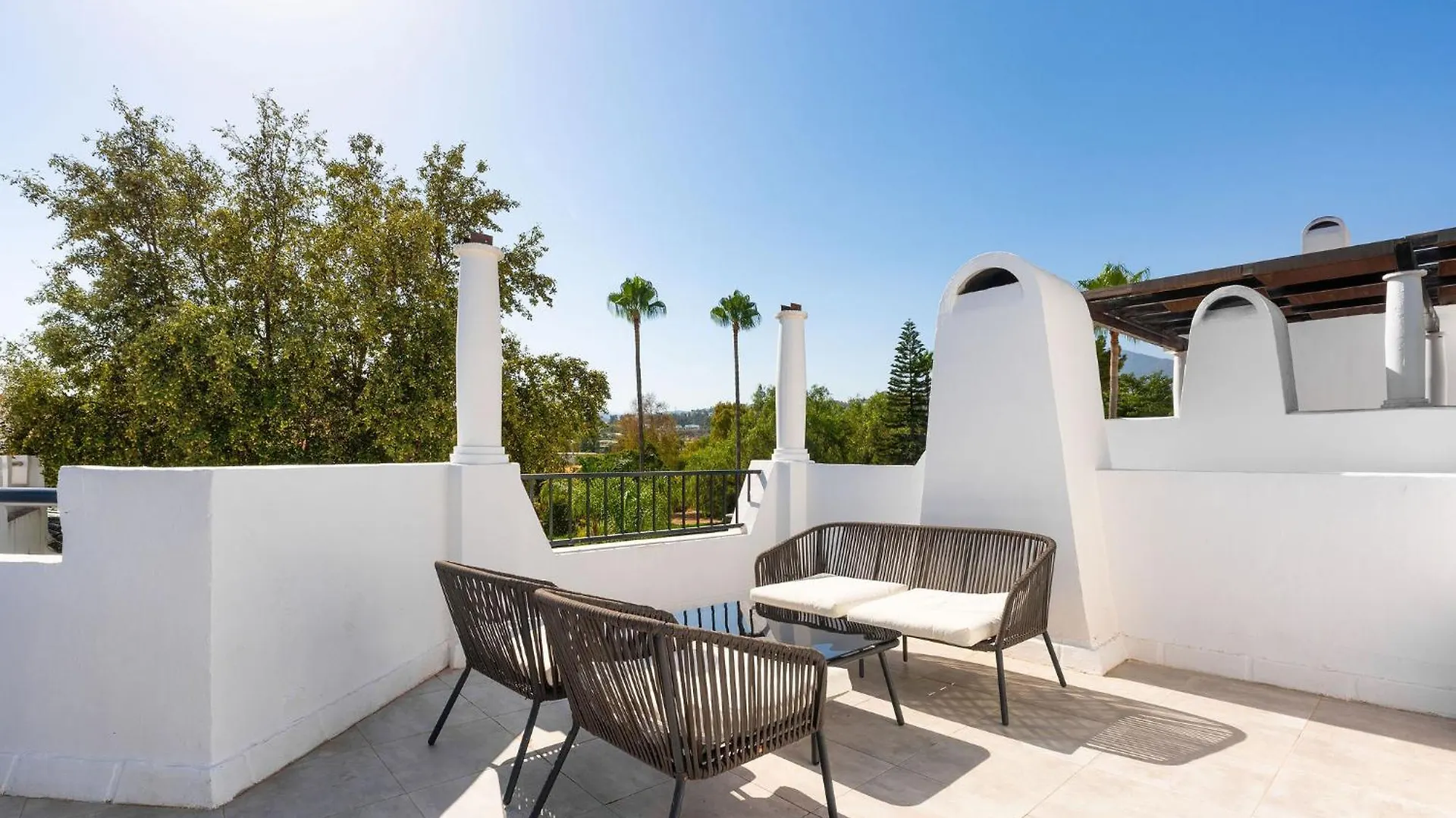 Cozy Townhouse With Rooftop Terrace And Pool Marbella Holiday home